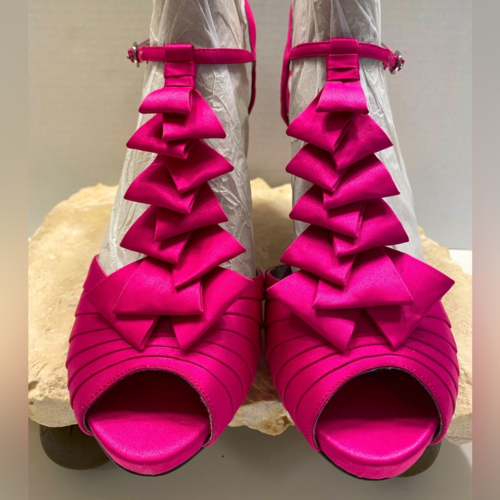 Nina Hot Pink Satin Platform Peep Toe T-Strap Formal High Heels Sz 10